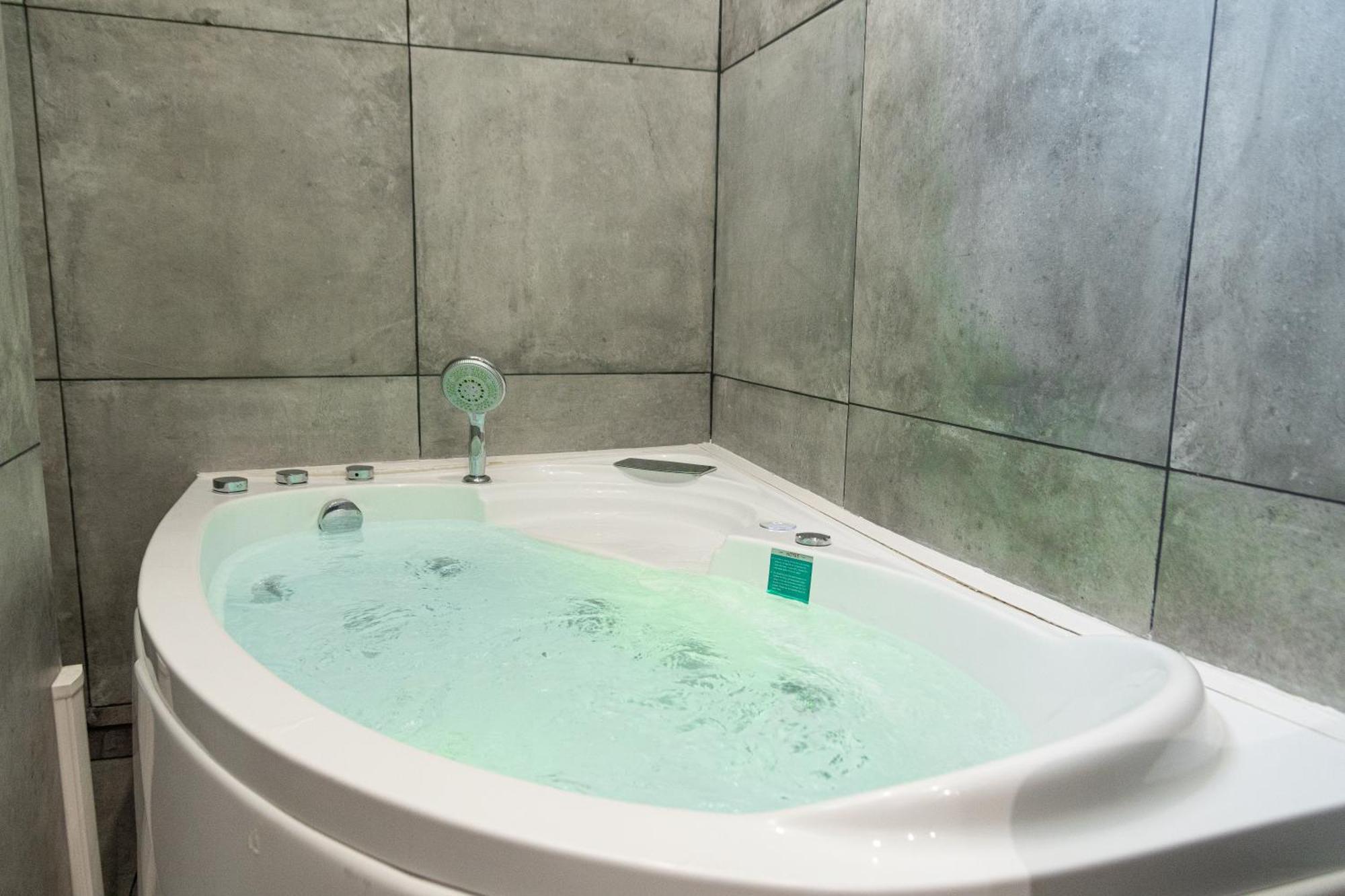 Lavie Maison Eiffel Ac Hot Tub París Exterior foto
