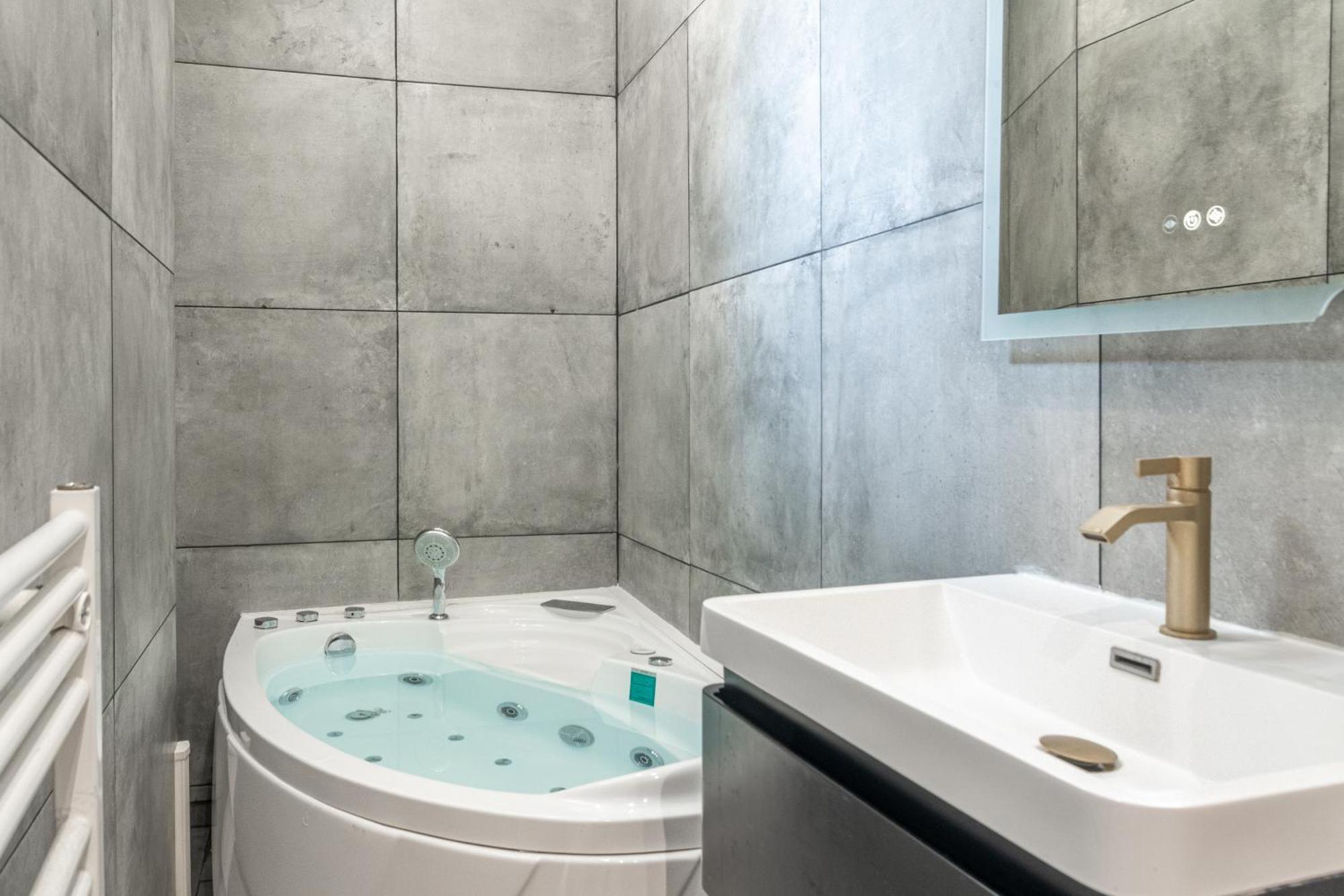 Lavie Maison Eiffel Ac Hot Tub París Exterior foto