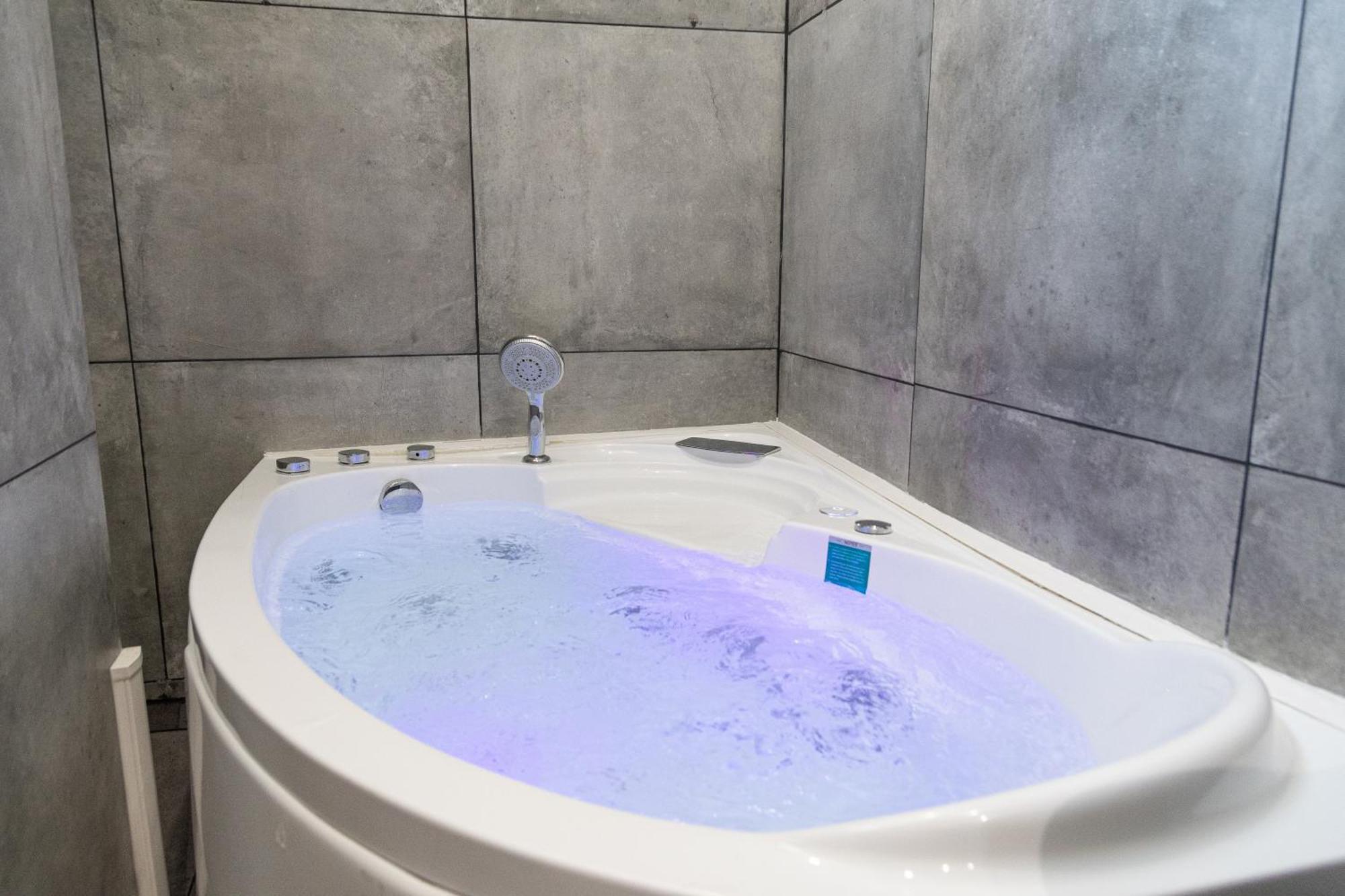 Lavie Maison Eiffel Ac Hot Tub París Exterior foto